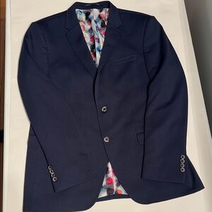 VERCINI Blue Sport Coat with Notched Lapels and Modern Cut.